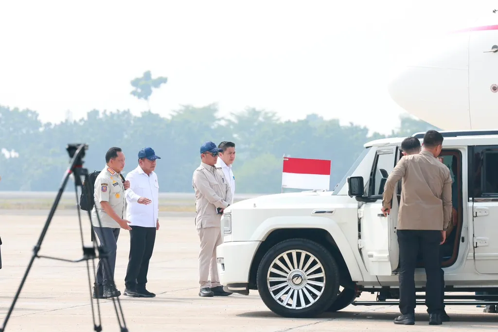 Prabowo ke Kalimantan, 52 Pesawat dan TNI-Polri Dikerahkan Atasi Karhutla