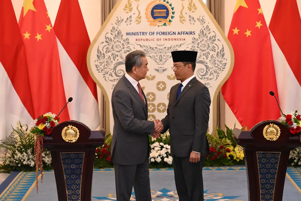 Indonesia-China Perkuat Kerja Sama Pertahanan, Pabrik Amunisi Ditargetkan Mulai 2027